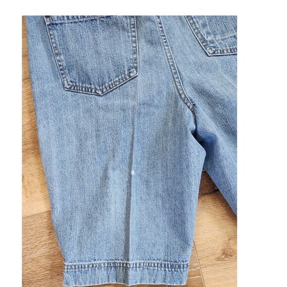 CJ Banks 5 pocket Light Wash Knee Length Bermuda Style Shorts Women's Size 4 - Picture 3 of 8
